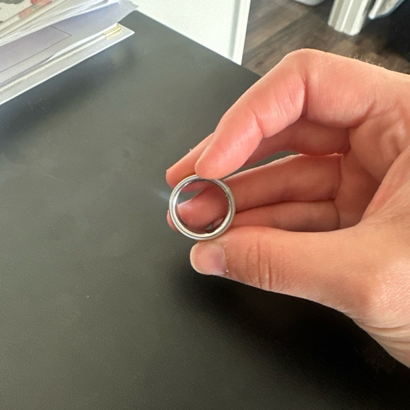 Oura Ring 4th Generation size 8 - Picture 3 of 3